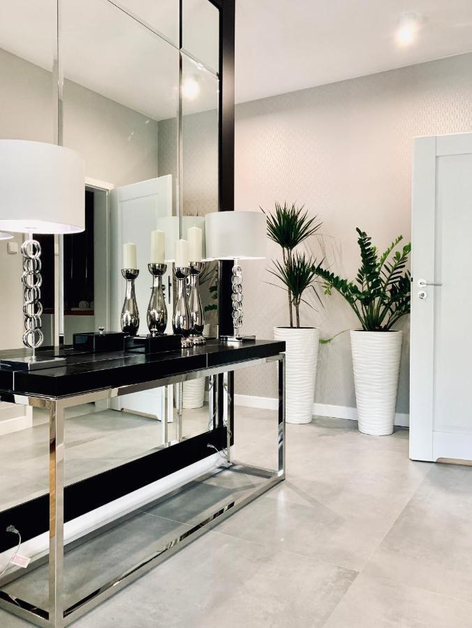 ורשה Zlota Luxury Apartments מראה חיצוני תמונה